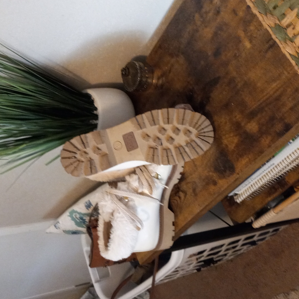 Womens White Boots - Picture 3 of 4
